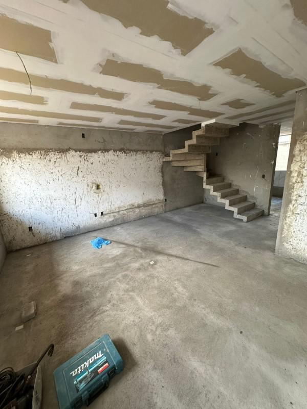 Casa, Monte Verde, 2 Quartos, 2 Vagas, 1 Suíte