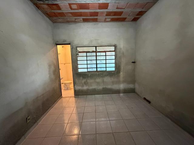 Casa, Centro, 3 Quartos, 0 Vaga, 1 Suíte