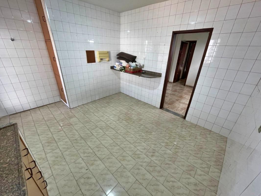 Casa, Jardim Leblon, 3 Quartos, 3 Vagas, 1 Suíte