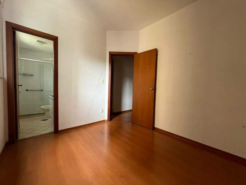 Apartamento, Estoril, 3 Quartos, 1 Vaga, 1 Suíte