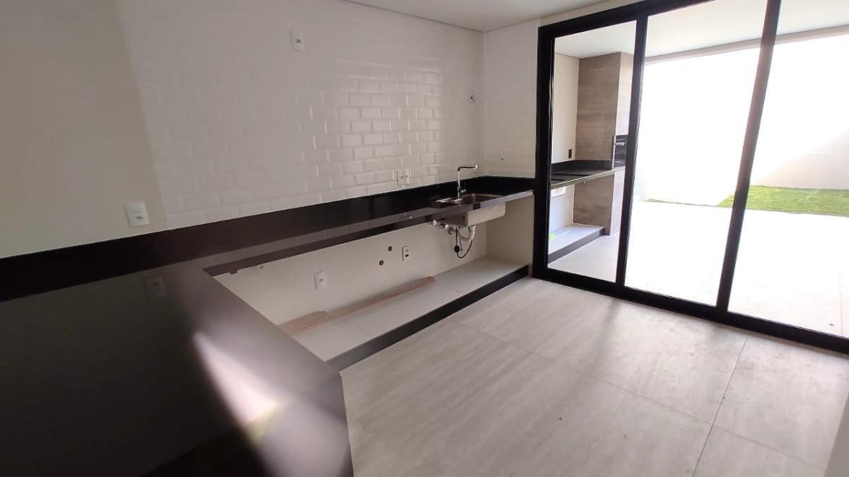 Casa, Jaraguá, 4 Quartos, 3 Vagas, 1 Suíte