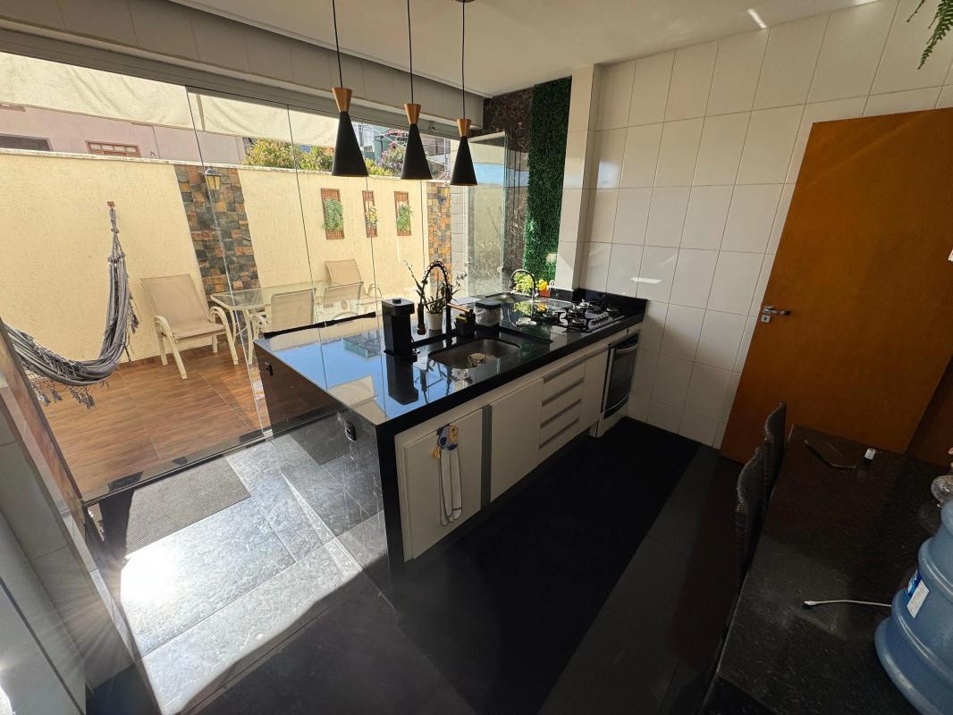 Apartamento, Fernão Dias, 3 Quartos, 4 Vagas, 1 Suíte