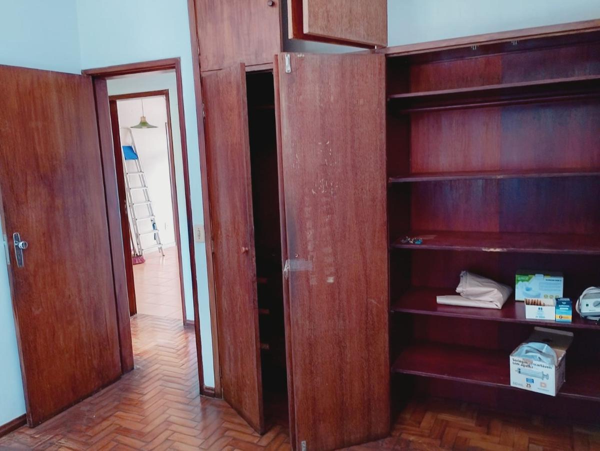 Casa, Santa Branca, 3 Quartos, 4 Vagas, 1 Suíte