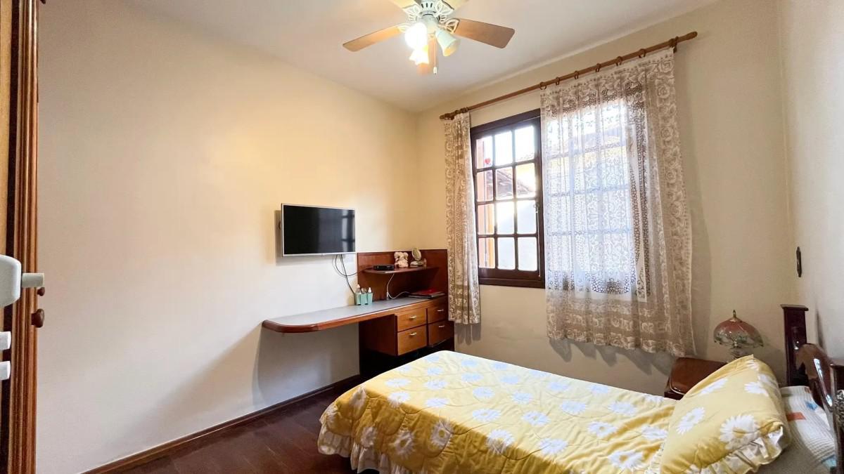 Casa, Luxemburgo, 5 Quartos, 4 Vagas, 2 Suítes