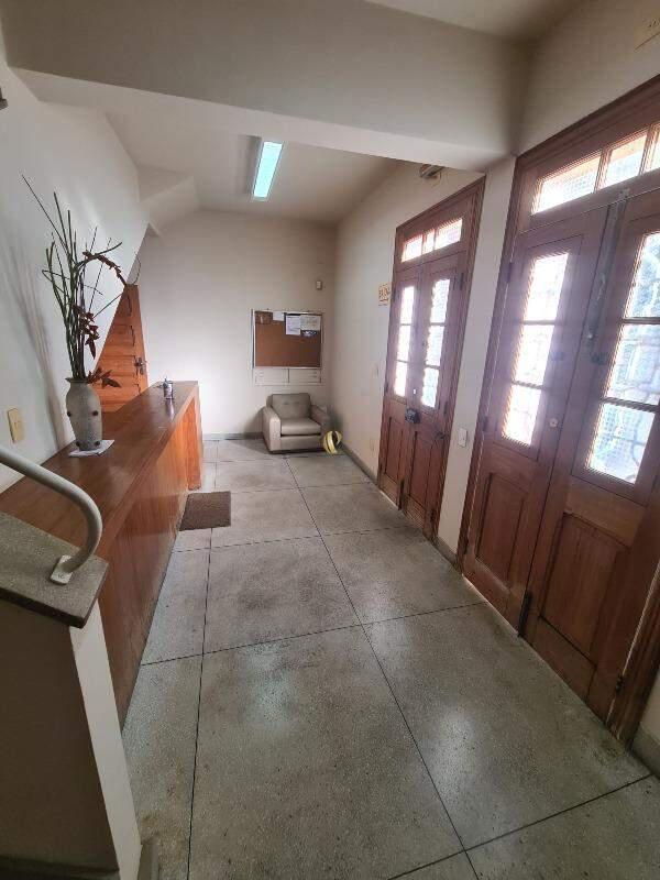 Casa, Funcionários, 6 Quartos, 6 Vagas