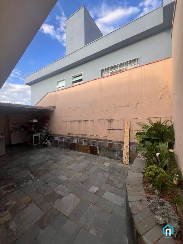 Casa, Centro, 2 Quartos, 1 Vaga, 1 Suíte