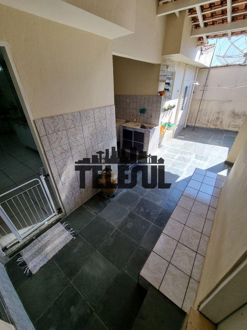 Casa, Pinheiros, 6 Quartos, 0 Vaga, 3 Suítes