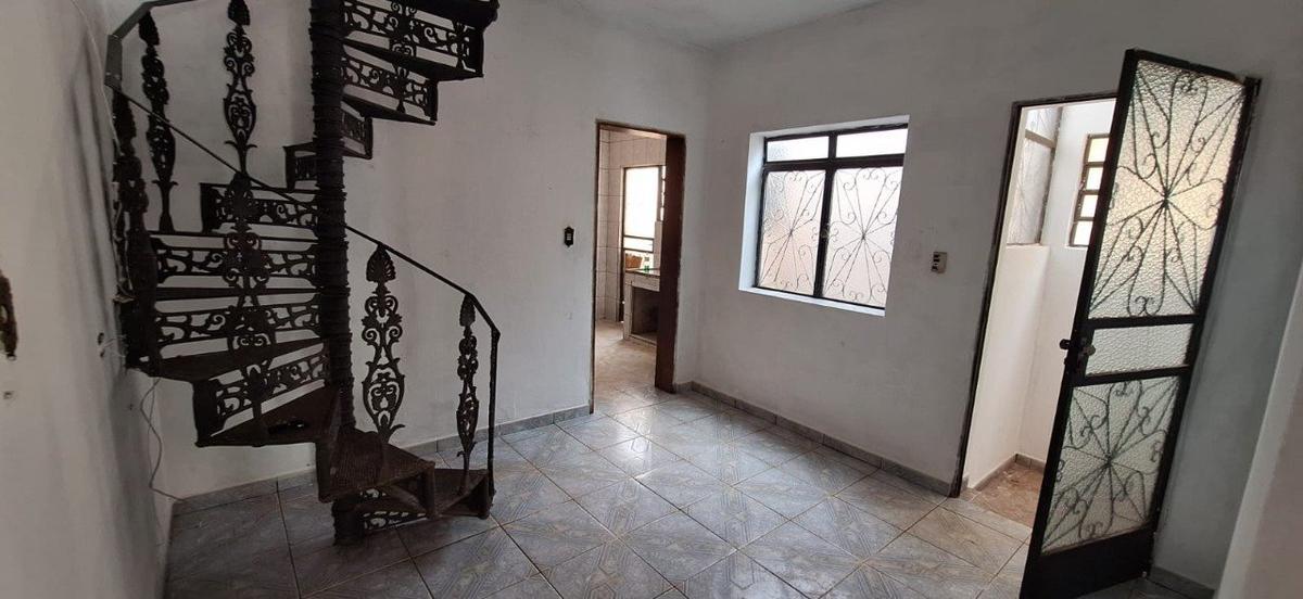 Casa, Centro, 5 Quartos, 0 Vaga, 1 Suíte