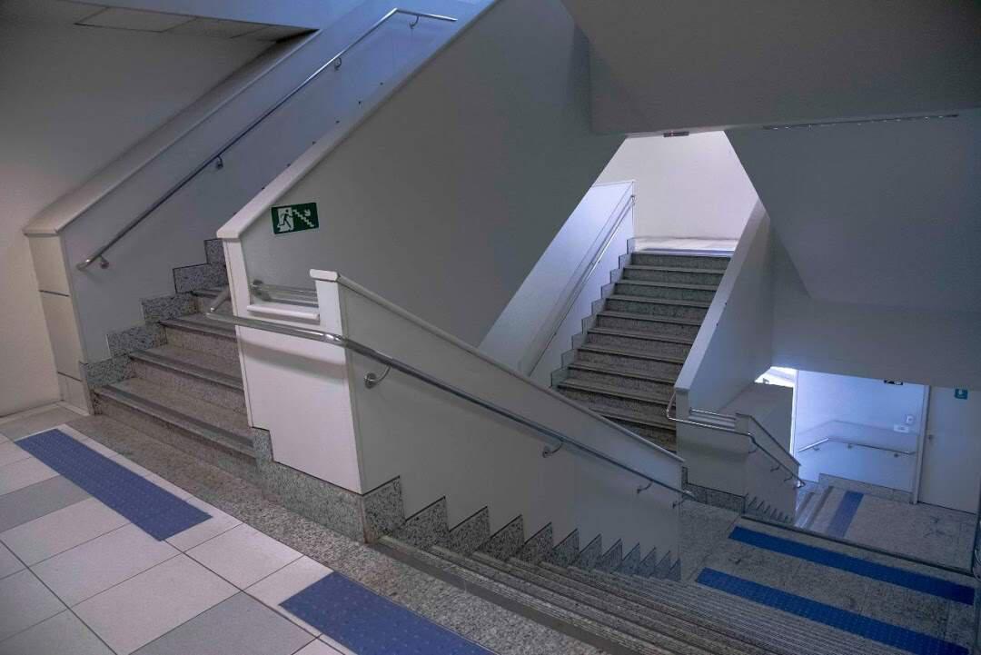 Prédio, Centro, 0 Quarto, 0 Vaga