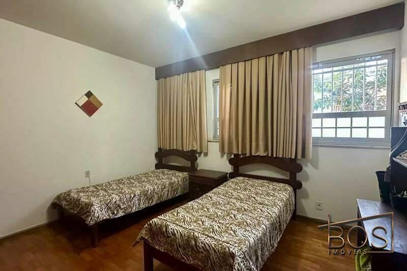 Casa, Serra, 4 Quartos, 4 Vagas, 1 Suíte