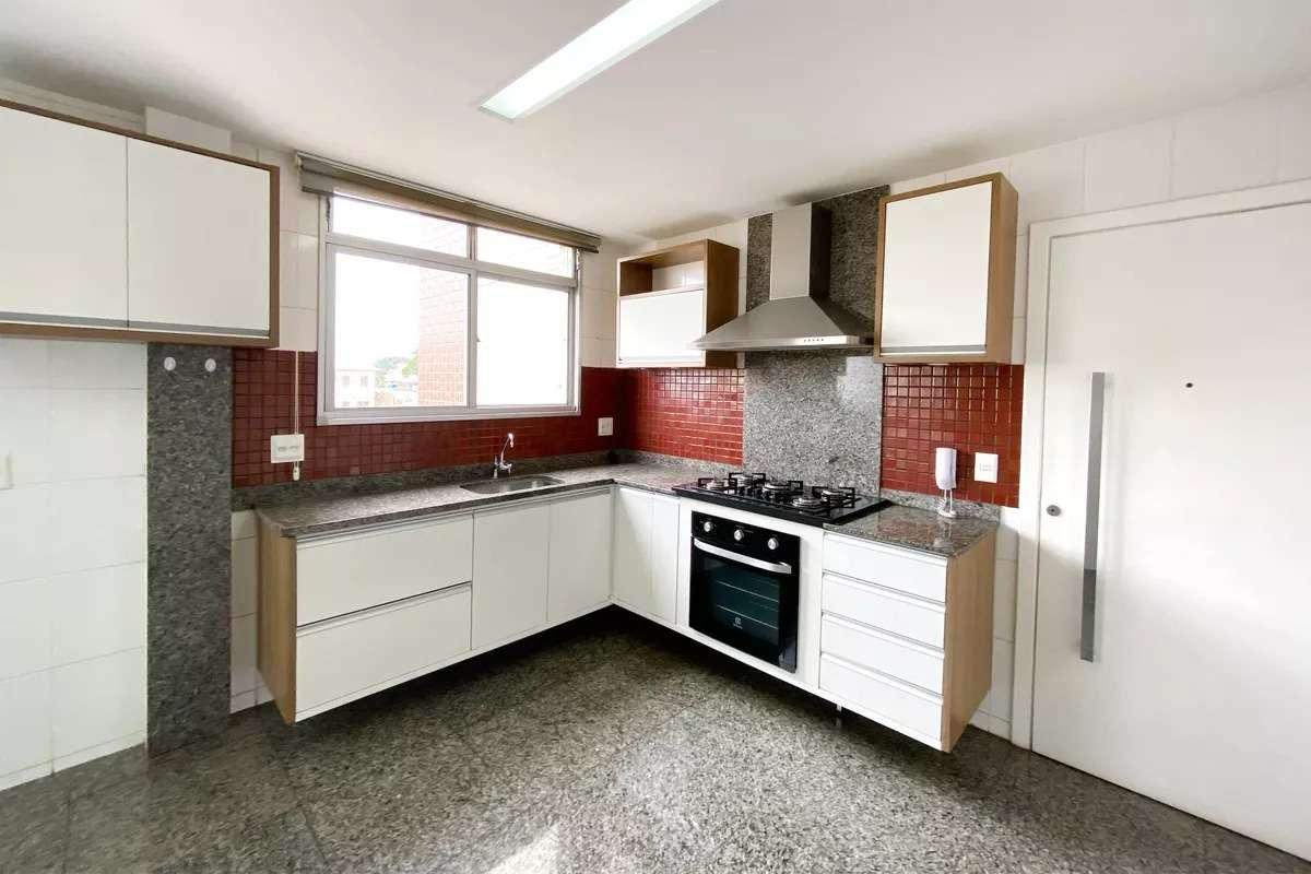 Apartamento, Sagrada Família, 4 Quartos, 2 Vagas, 1 Suíte
