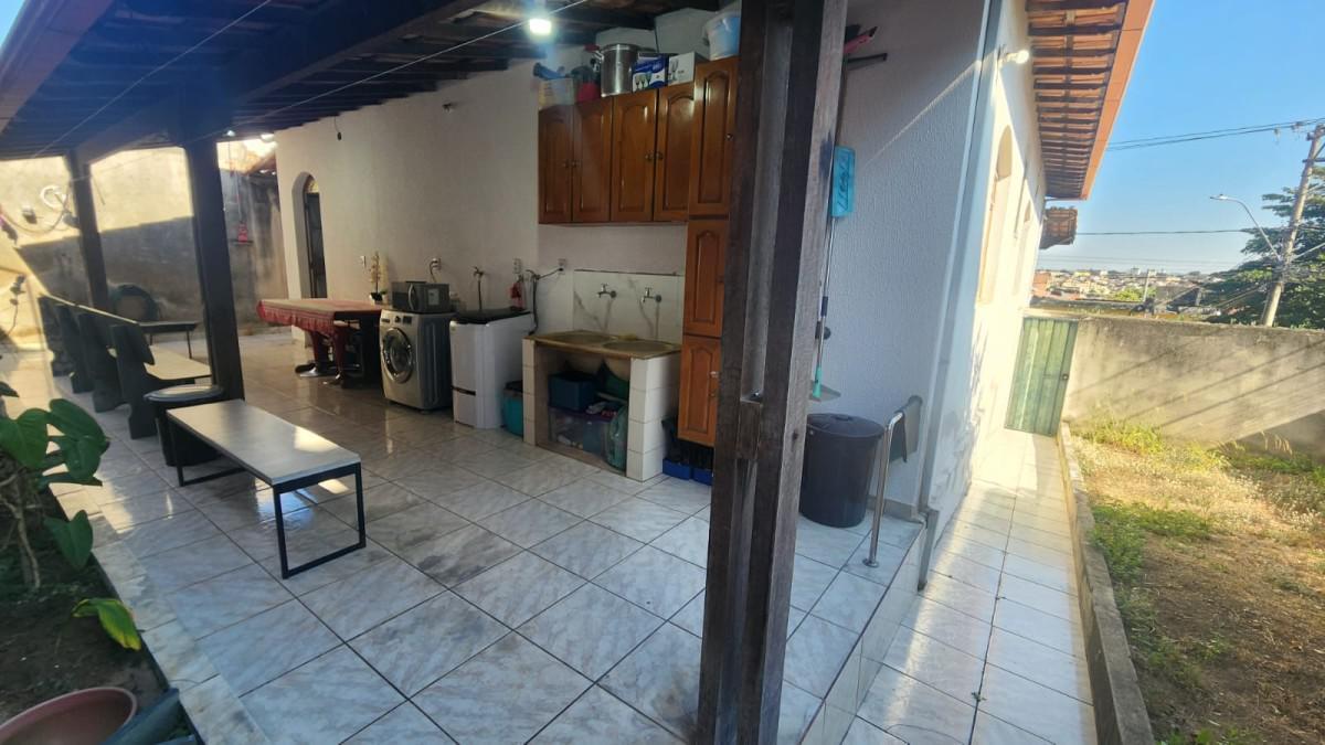 Casa, Jardim Pérola, 3 Quartos, 2 Vagas, 1 Suíte