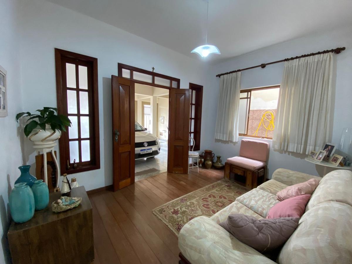 Casa, Centro, 4 Quartos, 2 Vagas, 3 Suítes