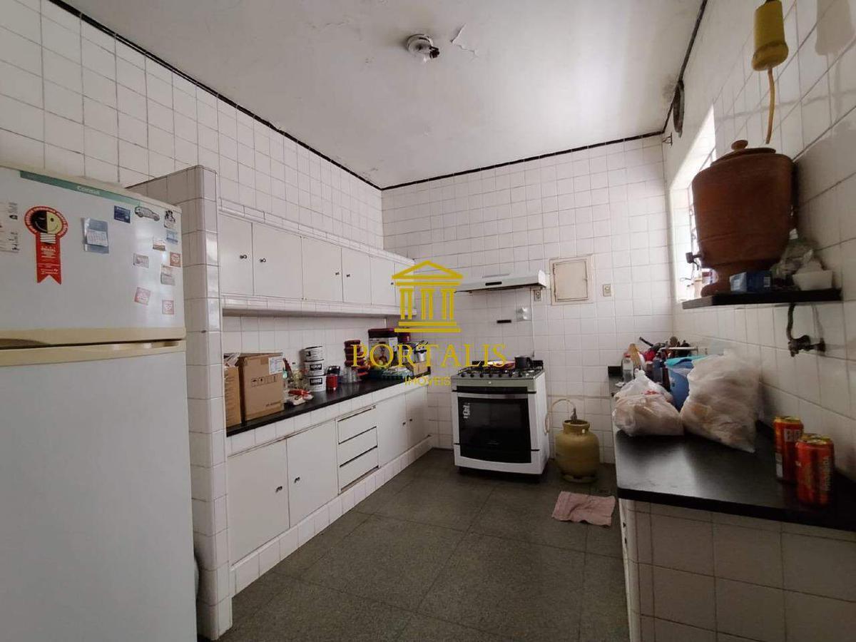 Casa Comercial, Funcionários, 9 Quartos, 5 Vagas