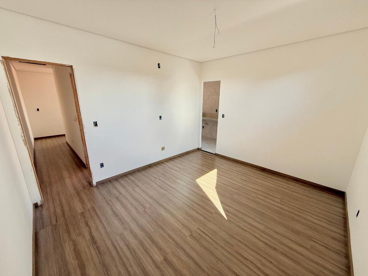 Casa, Paquetá, 3 Quartos, 2 Vagas, 3 Suítes
