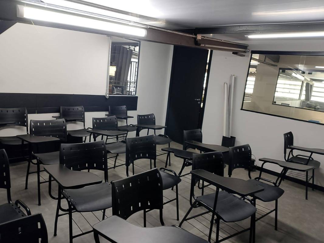 Galpão, Cidade Nova, 0 Quarto, 10 Vagas