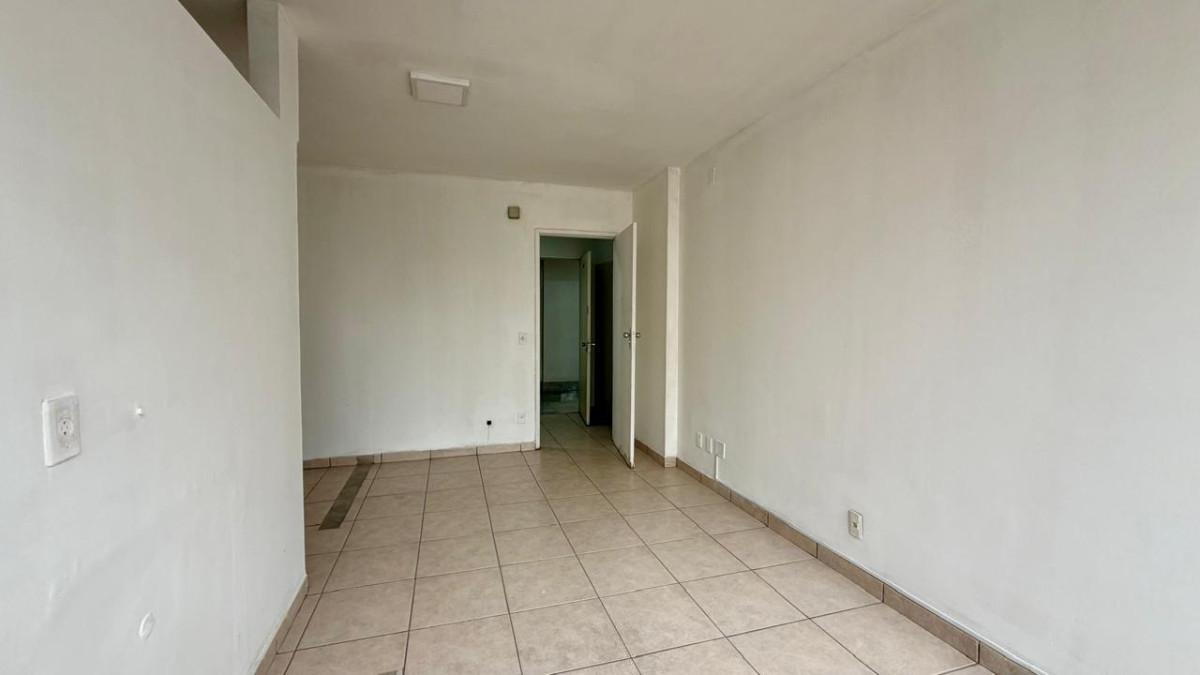 Sala, Centro, 0 Quarto, 1 Vaga