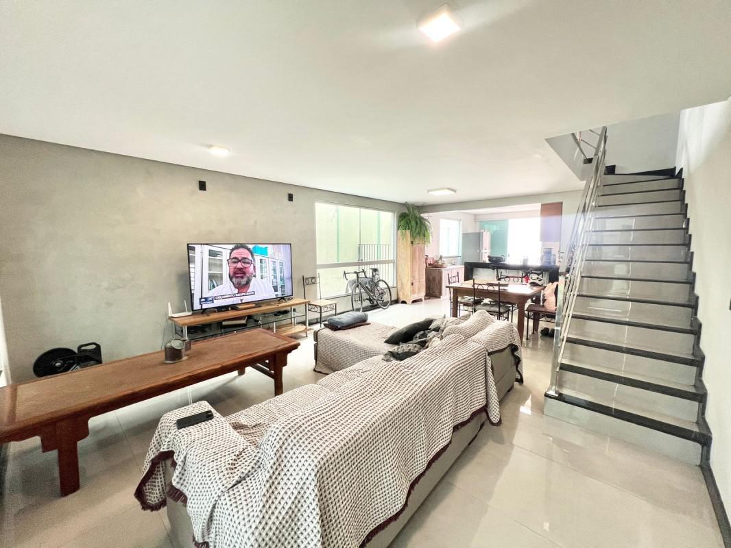 Casa, Ouro Preto, 3 Quartos, 2 Vagas, 1 Suíte