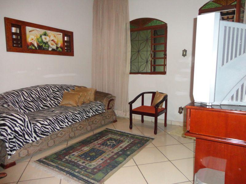 Casa, Vila Pérola, 4 Quartos, 10 Vagas, 1 Suíte