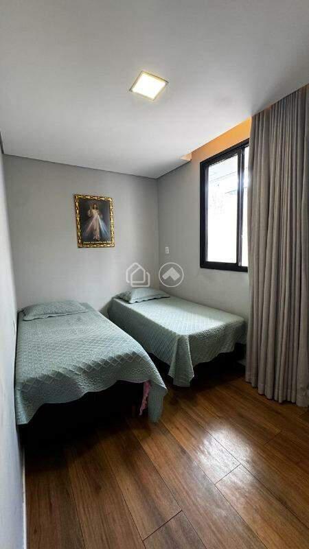 Casa, Nova Granada, 5 Quartos, 4 Vagas, 2 Suítes