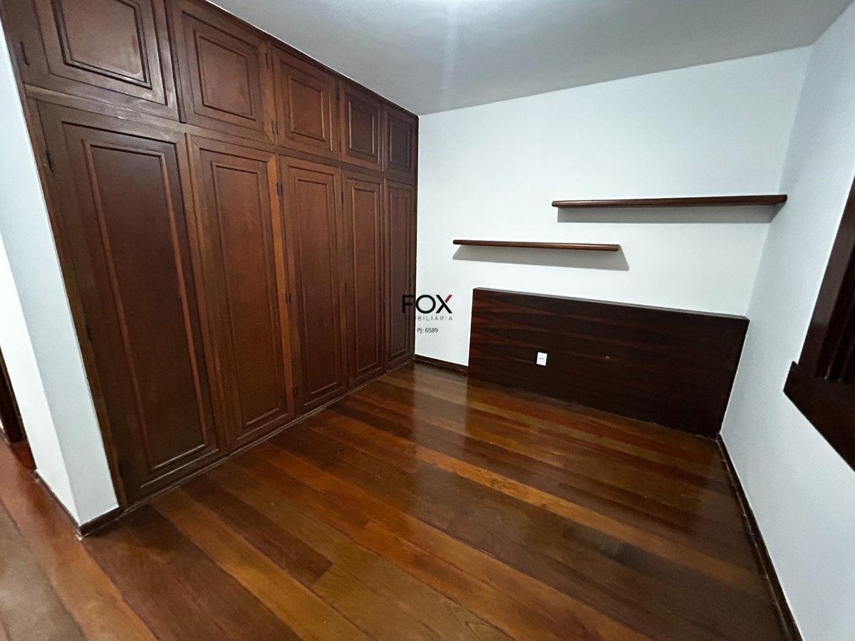 Casa, Santa Lúcia, 4 Quartos, 6 Vagas, 2 Suítes