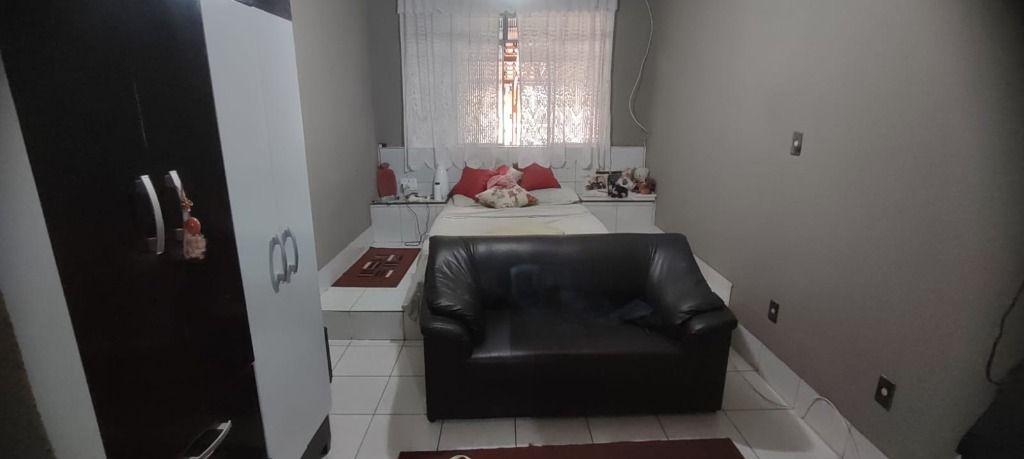 Casa, Nações Unidas, 4 Quartos, 0 Vaga, 1 Suíte