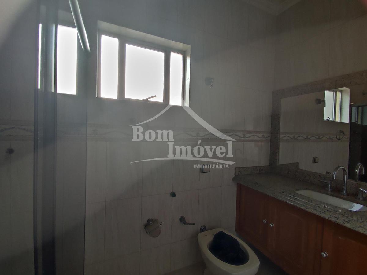 Casa, Centro, 4 Quartos, 1 Vaga, 1 Suíte