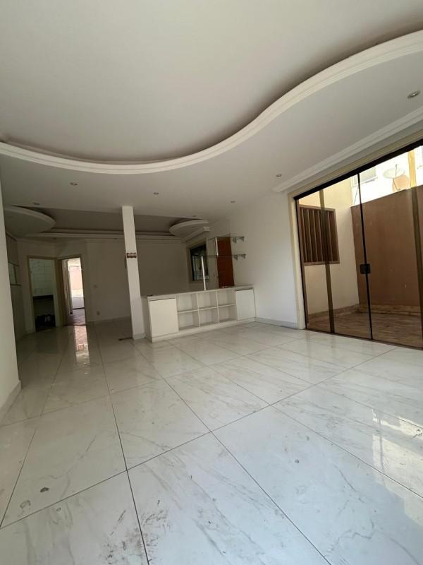 Casa, Castelo, 3 Quartos, 4 Vagas, 1 Suíte