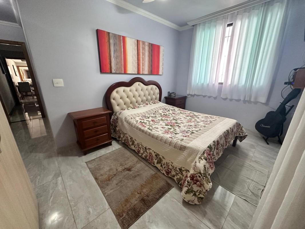 Casa, Fernão Dias, 3 Quartos, 2 Vagas, 1 Suíte