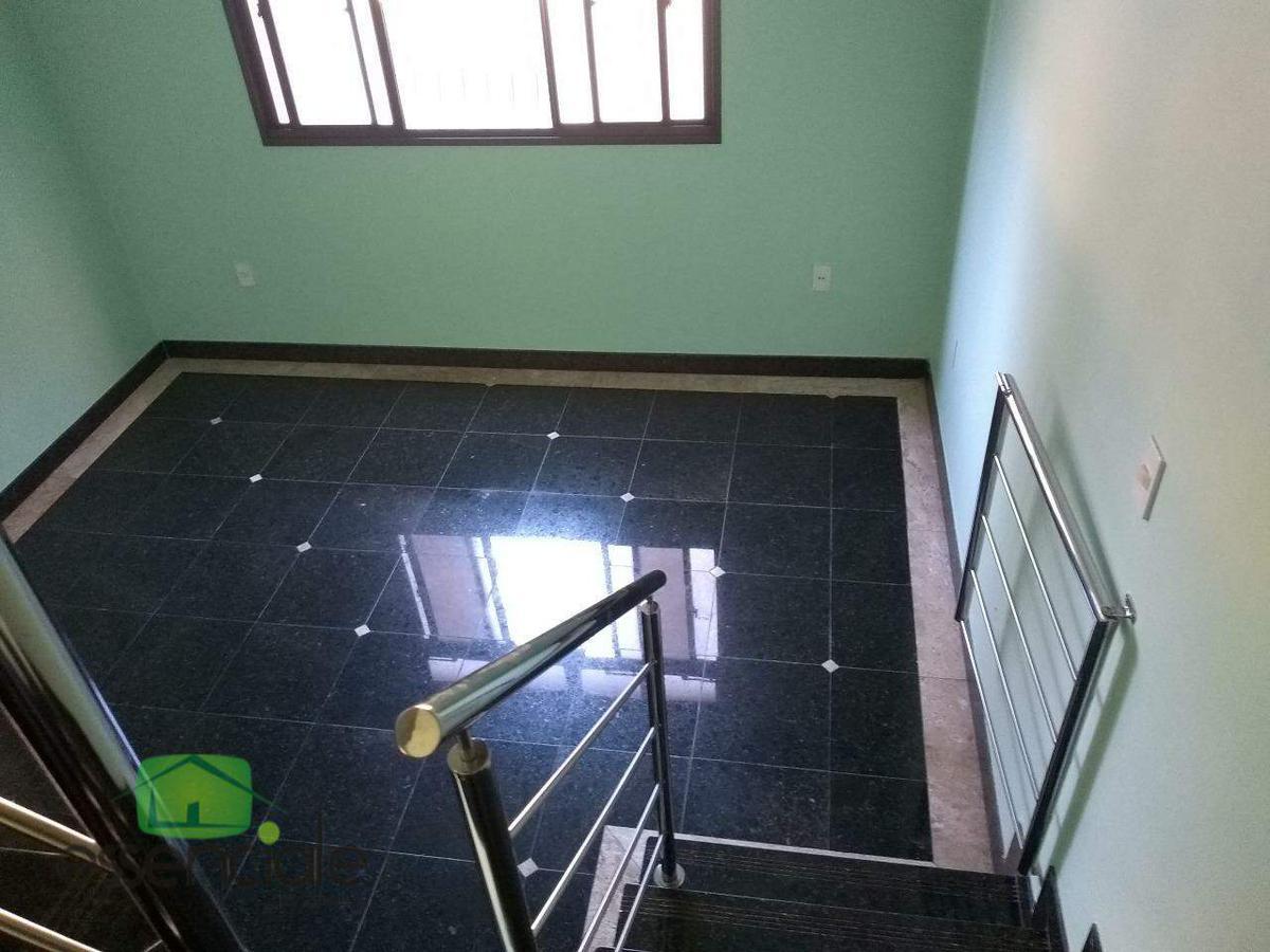 Casa, Angola, 3 Quartos, 4 Vagas, 1 Suíte