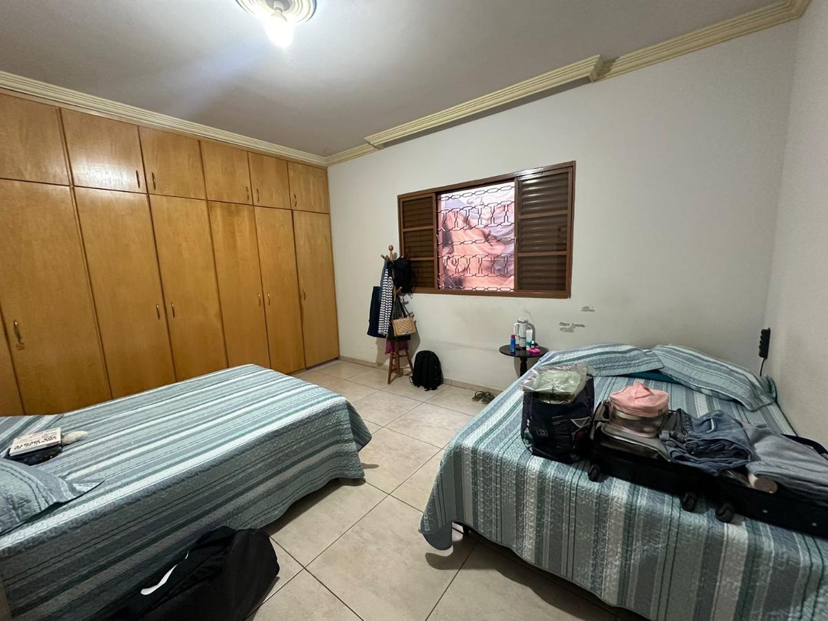 Casa, Santa Cruz, 4 Quartos, 4 Vagas, 2 Suítes