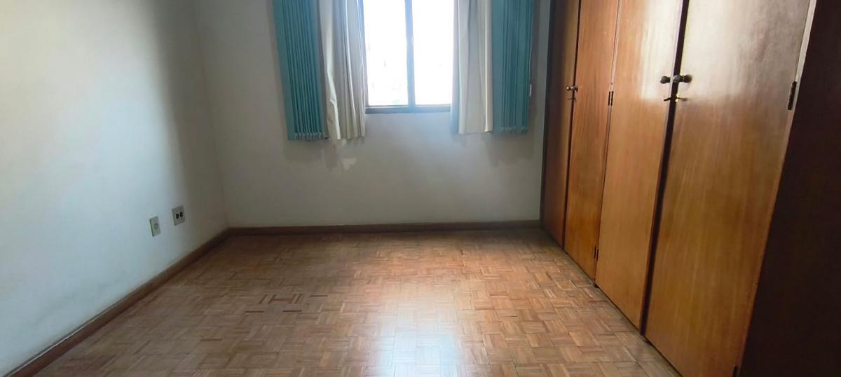 Apartamento, Sagrada Família, 2 Quartos, 1 Vaga, 1 Suíte