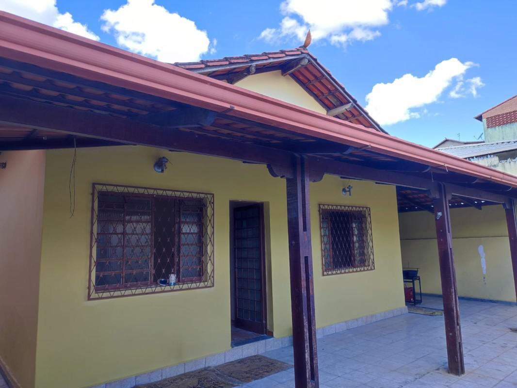 Casa, Amazonas, 3 Quartos, 4 Vagas, 1 Suíte