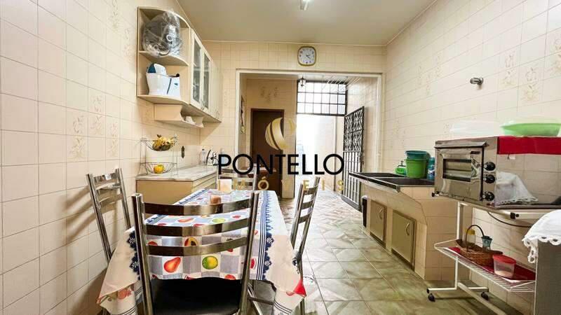 Casa, Luxemburgo, 5 Quartos, 4 Vagas, 2 Suítes