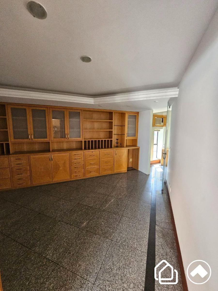 Sala, Centro