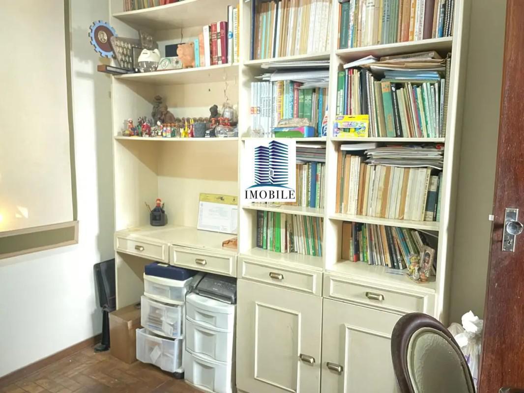Casa, Cidade Nova, 4 Quartos, 2 Vagas, 1 Suíte