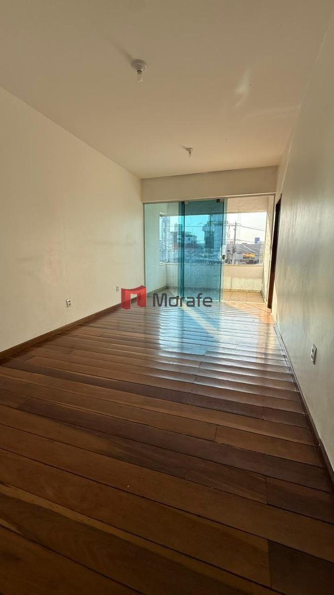 Casa, Castelo, 4 Quartos, 4 Vagas, 1 Suíte