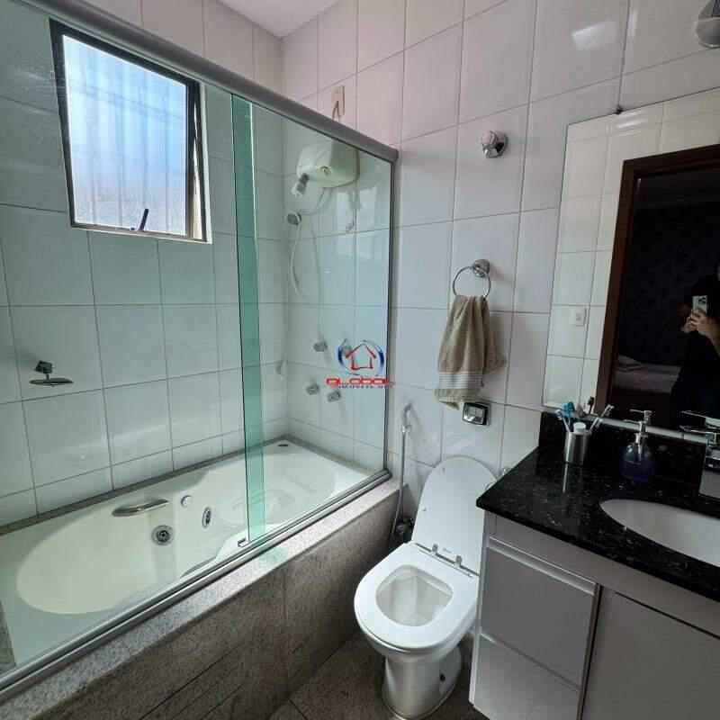 Casa, Castelo, 3 Quartos, 2 Vagas, 1 Suíte