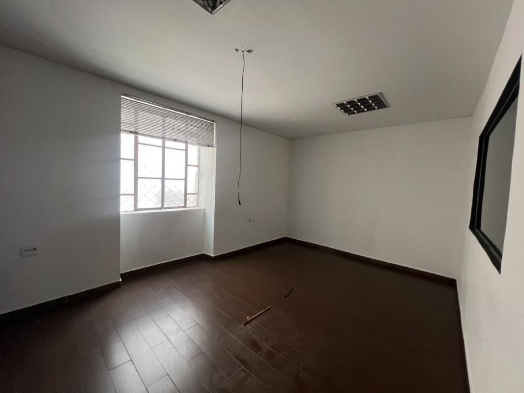 Andar, Centro, 0 Quarto, 0 Vaga