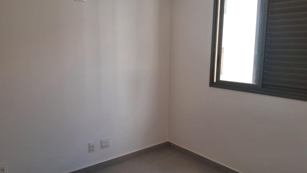 Apartamento, Sagrada Família, 2 Quartos, 2 Vagas, 1 Suíte