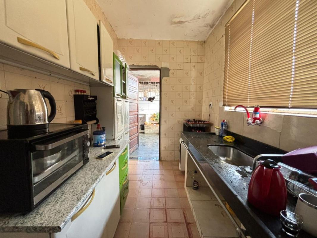 Casa, Cachoeirinha, 3 Quartos, 12 Vagas, 1 Suíte