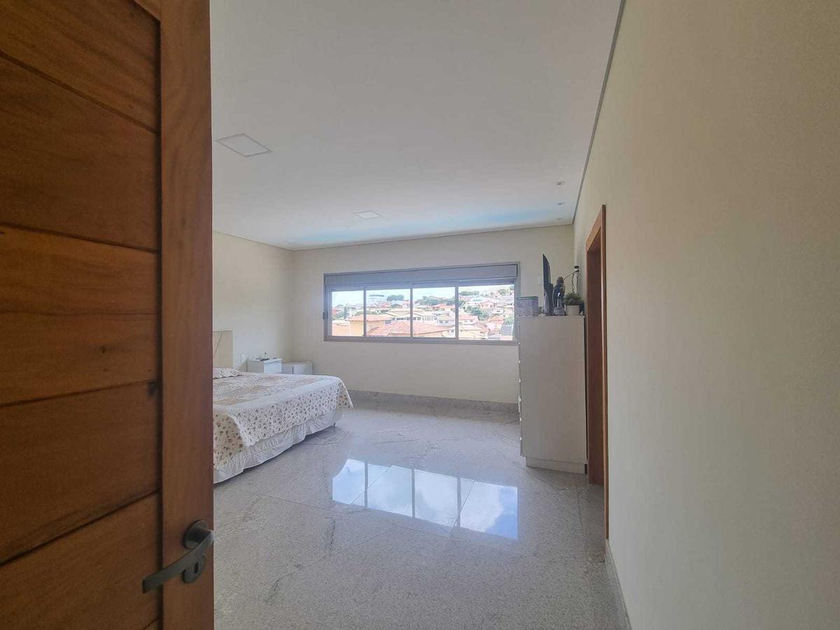 Casa, Jardim Riacho das Pedras, 5 Quartos, 10 Vagas, 2 Suítes