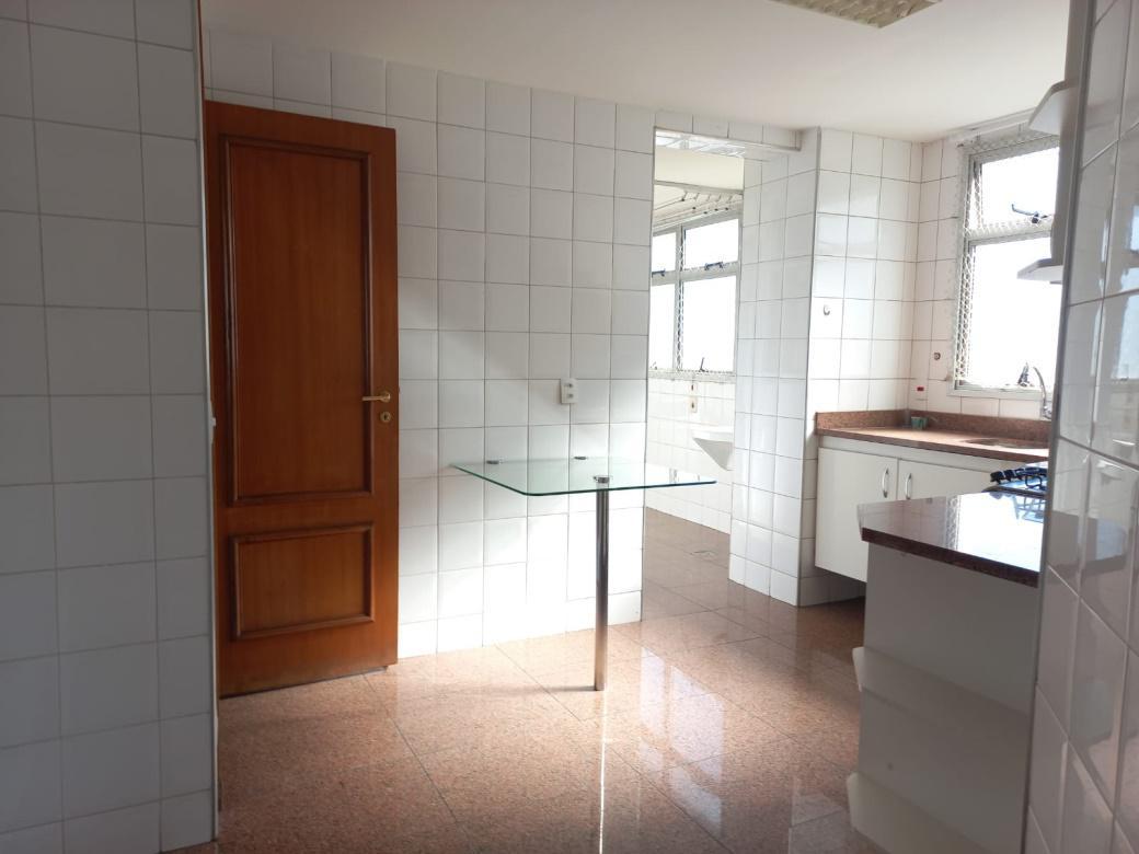 Apartamento, Funcionários, 4 Quartos, 2 Vagas, 1 Suíte