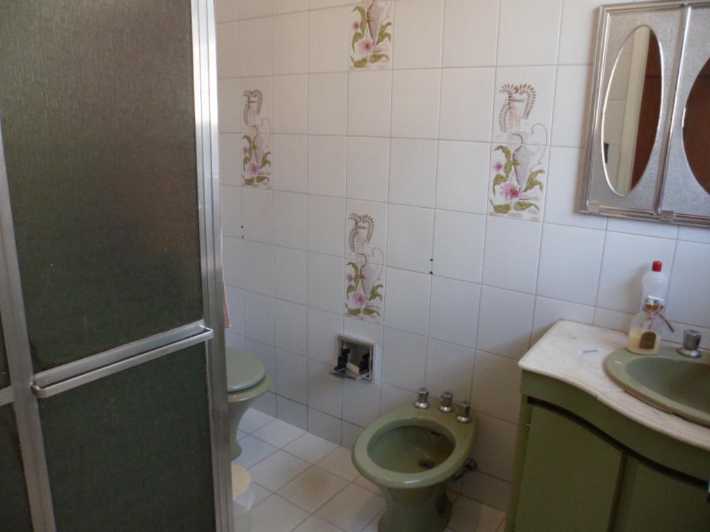 Casa, Gutierrez, 5 Quartos, 4 Vagas, 1 Suíte