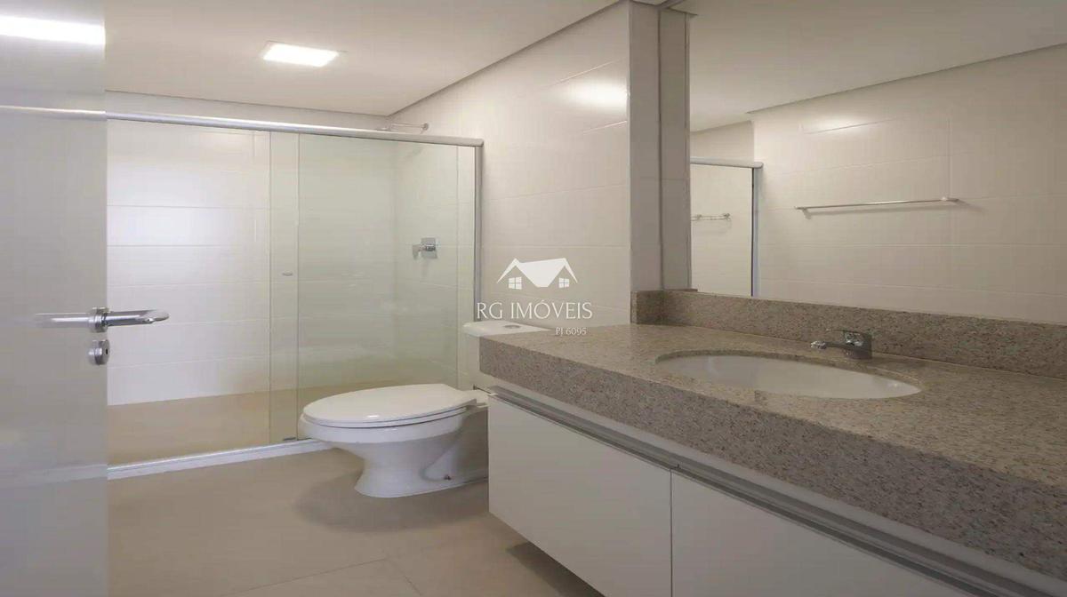Apartamento, Estoril, 2 Quartos, 0 Vaga, 2 Suítes