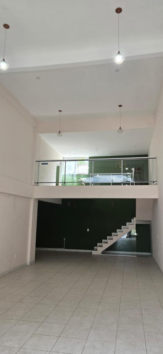 Prédio, Tropical, 0 Quarto, 12 Vagas