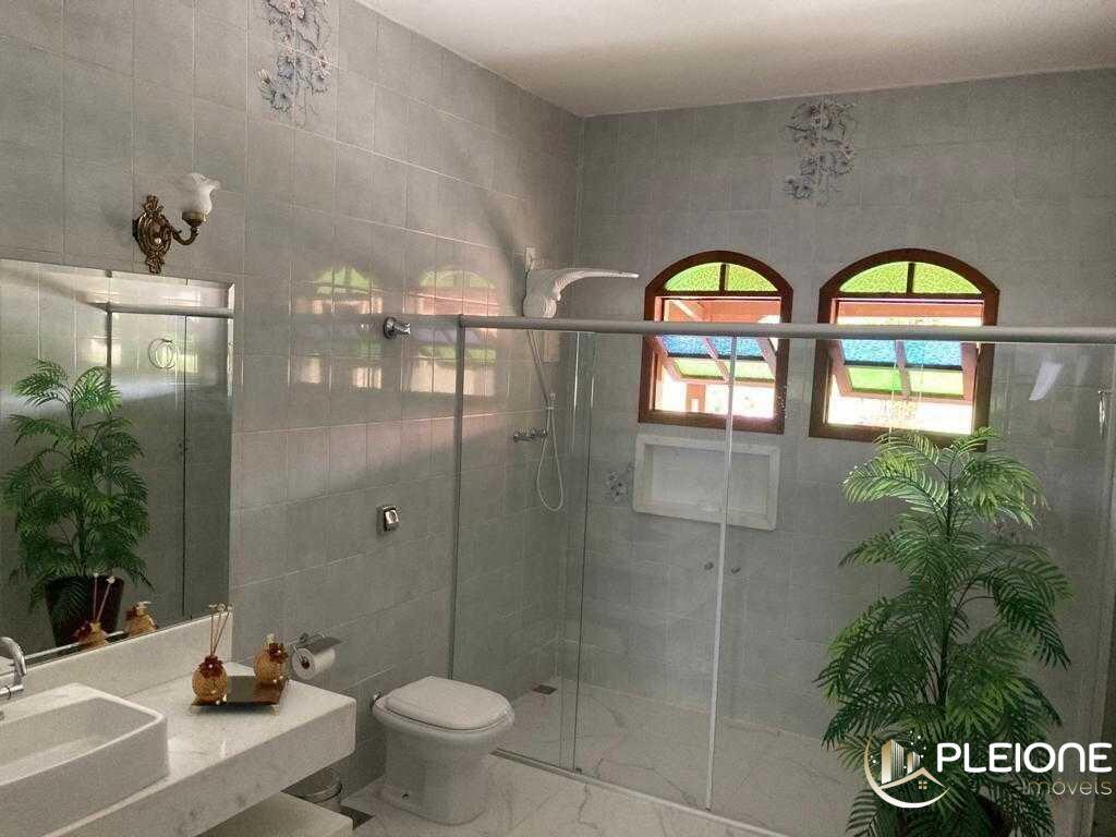 Fazenda, Centro, 5 Quartos, 2 Vagas, 1 Suíte