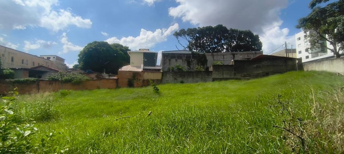 Lote, Céu Azul, 0 Quarto, 0 Vaga