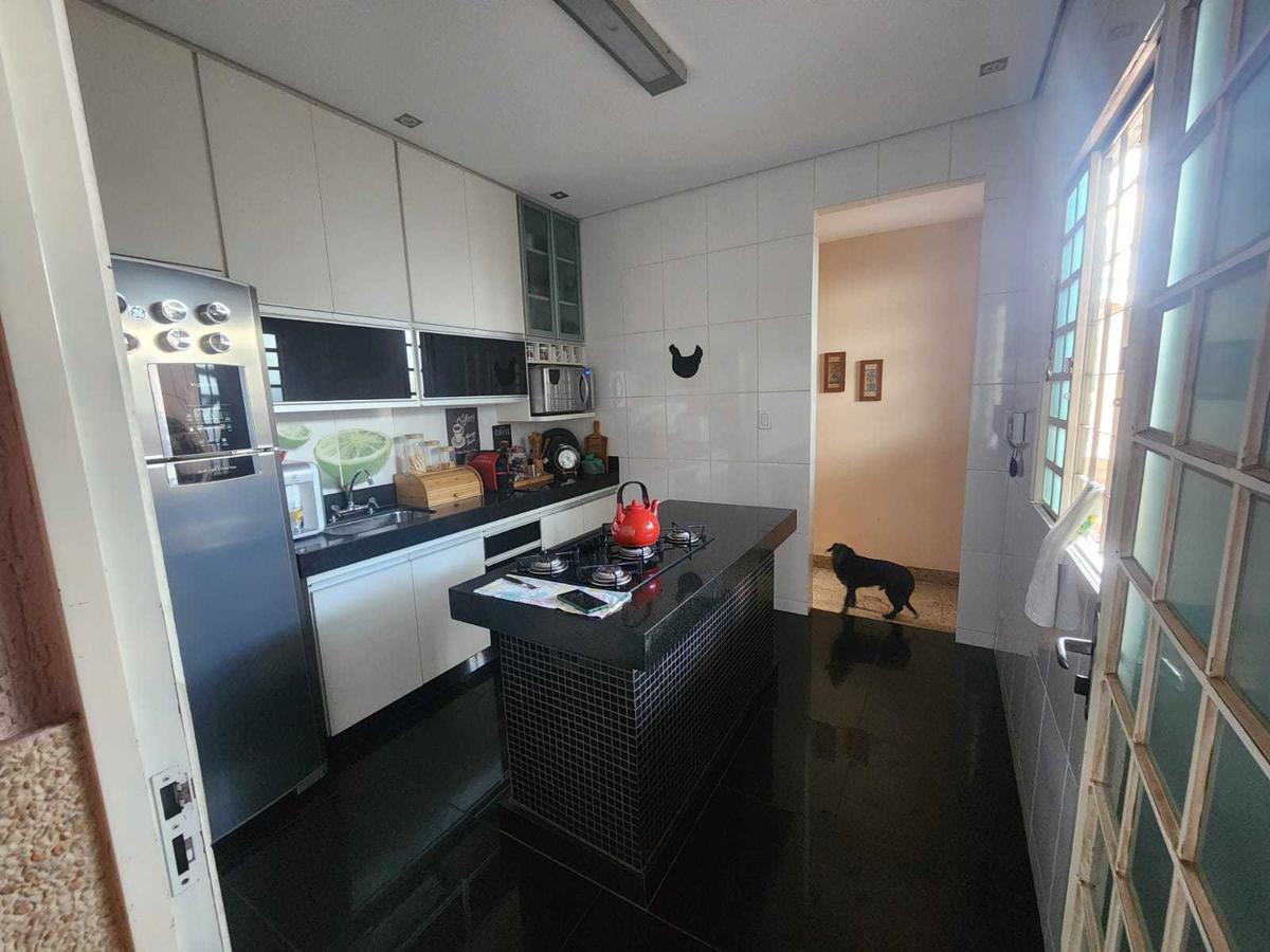 Casa, Coqueiros, 3 Quartos, 3 Vagas, 1 Suíte