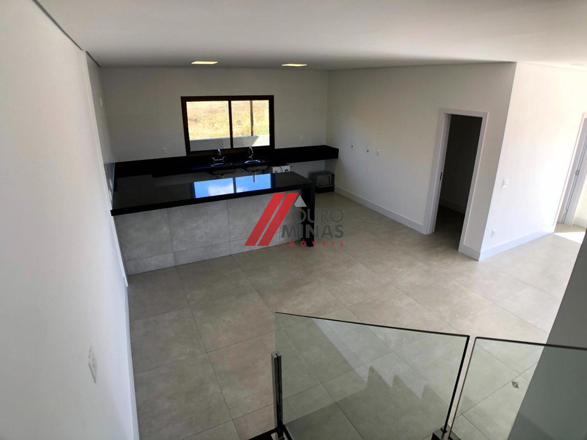 Casa, Centro, 4 Quartos, 4 Vagas, 2 Suítes